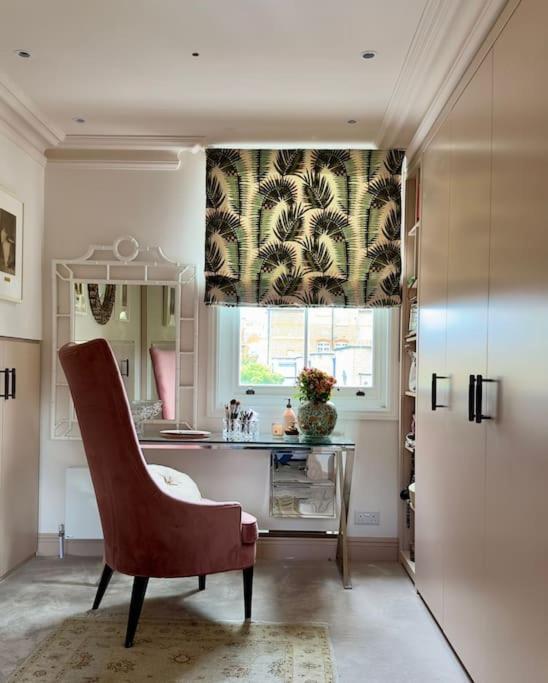 Beautiful 4-bed House Next To Battersea Park Casa vacanze Londra